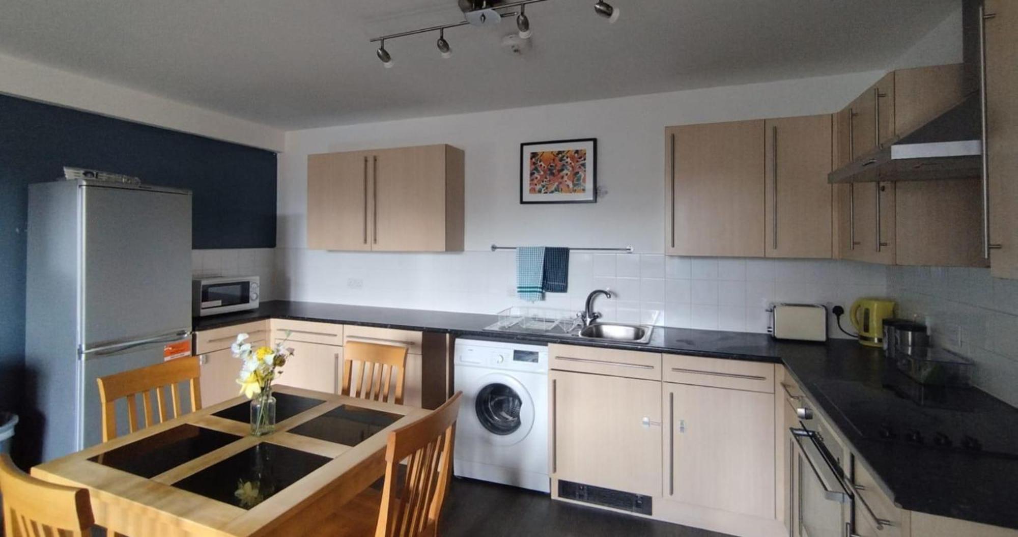 Business & Leisure City Centre 2 Bed En-Suite Apartment With Free Parking And Netflix Ковентри Экстерьер фото