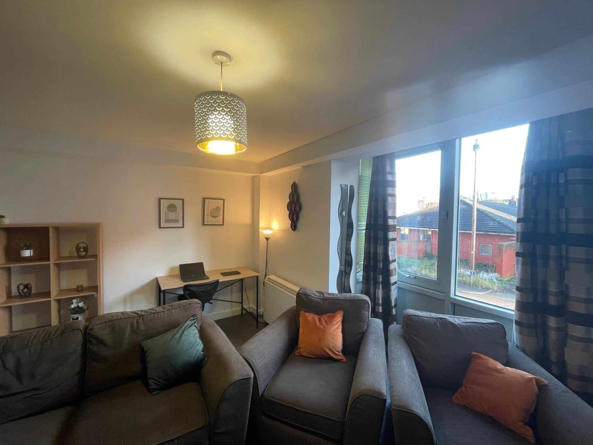 Business & Leisure City Centre 2 Bed En-Suite Apartment With Free Parking And Netflix Ковентри Экстерьер фото